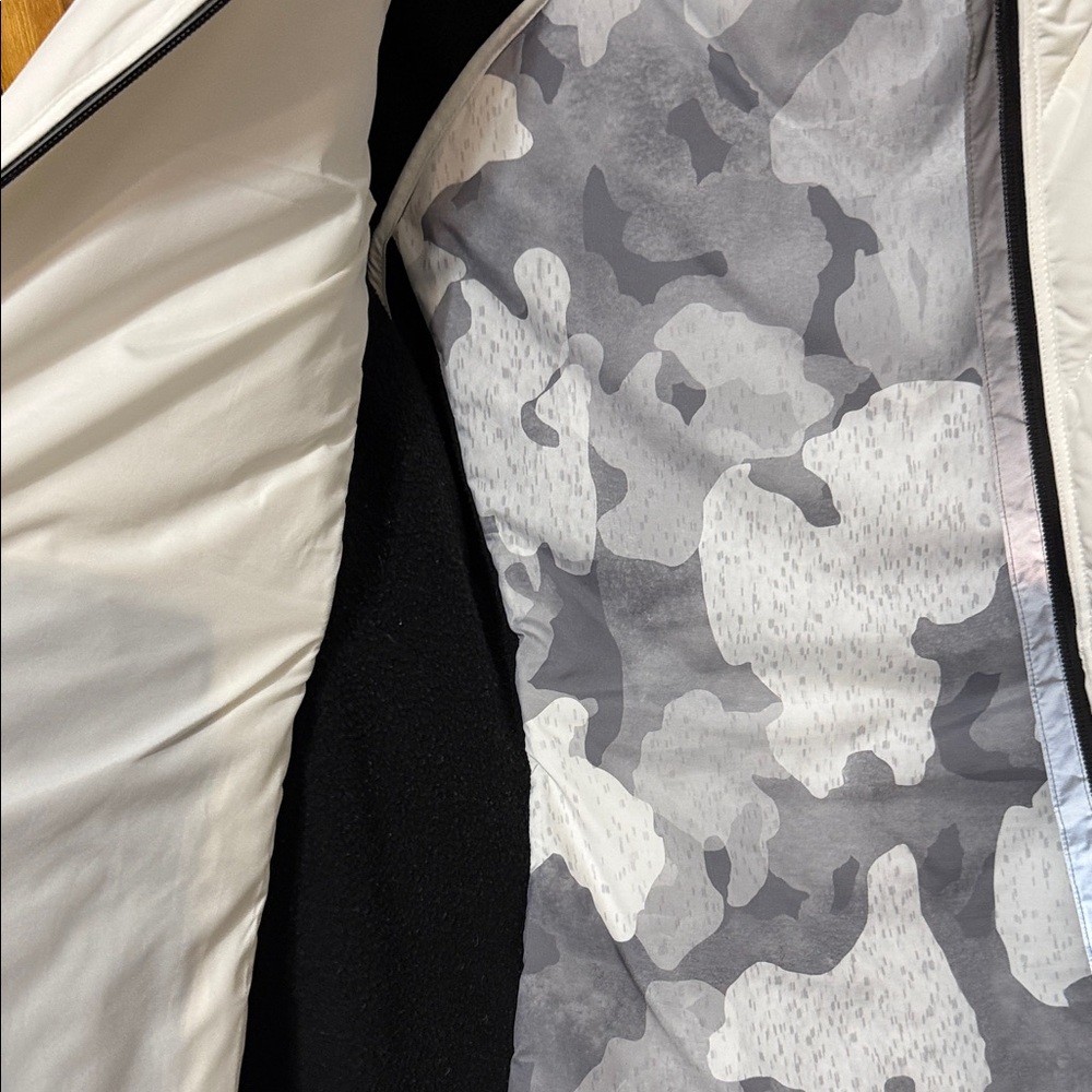 Athleta Two-Tone Puffer Jacket - Picture 6 of 14